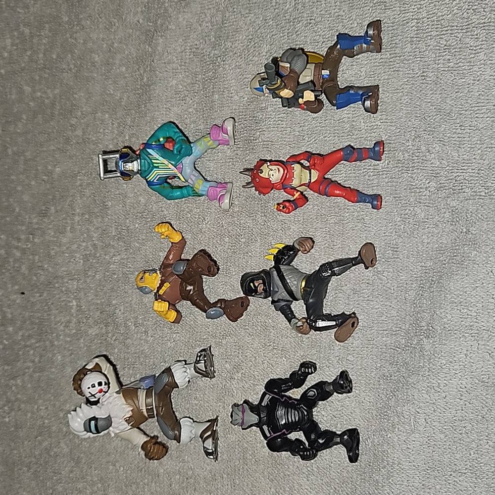 Fortnite 2 inch figures